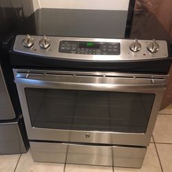 GE Stainless Steel Slide in To Cabinet Glass Top Electric Stove $300