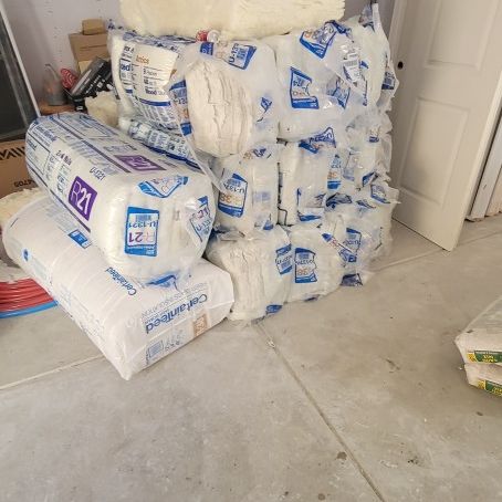 Denim Insulation (5 bags) green and toxin free for Sale in Seattle, WA -  OfferUp