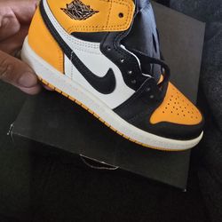 Brand New Jordan 1 Retro Taxi Little Kids Size 13.5c