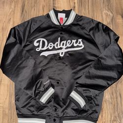 New men’s size large Mitchell & ness LA Dodgers satin jacket