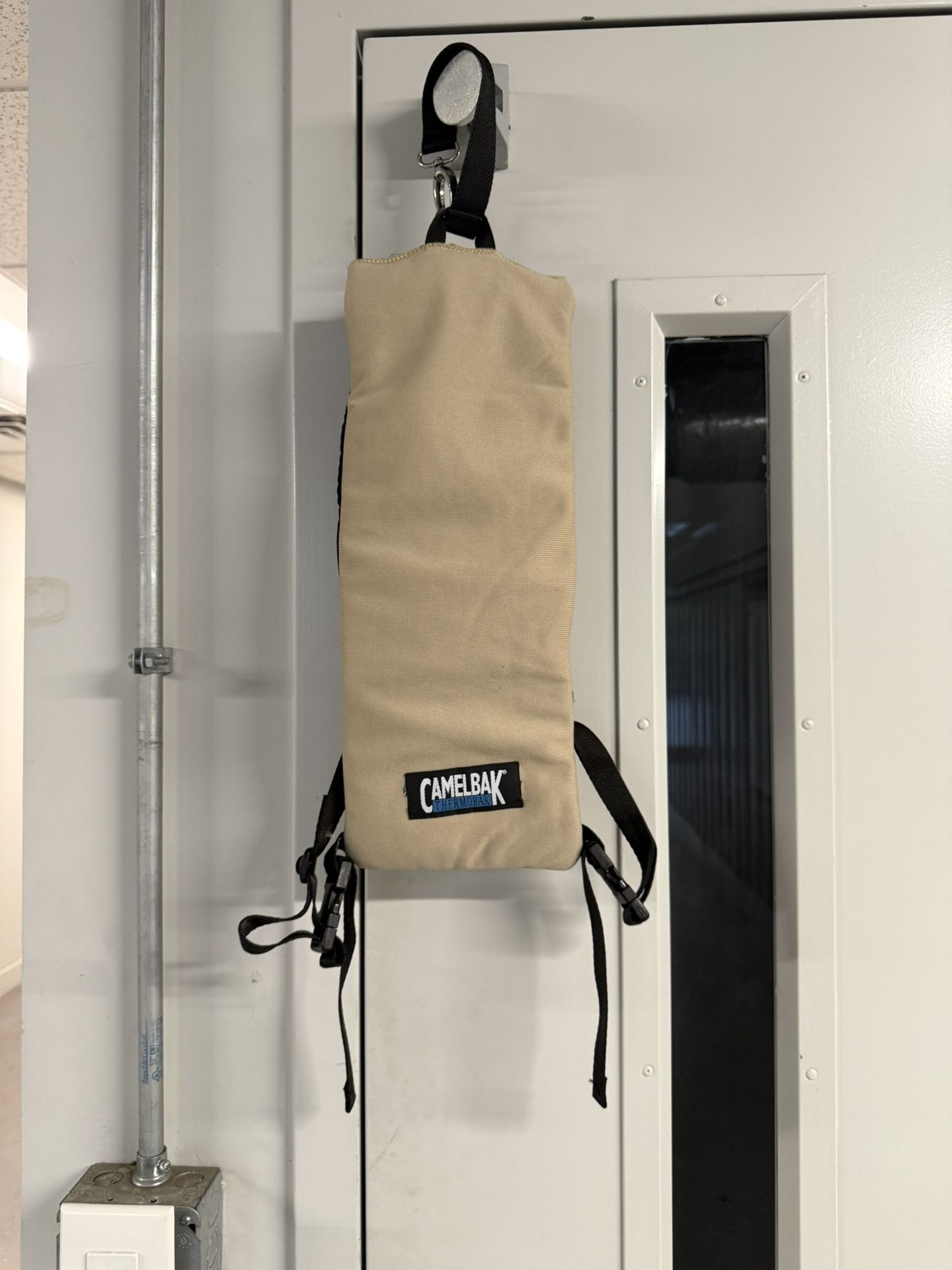 CAMELBAK Thermobak Outdoor Hiking Backpack. NO BLADDER IS INCLUDED (Good condition) PICK UP IN CORNELIUS
