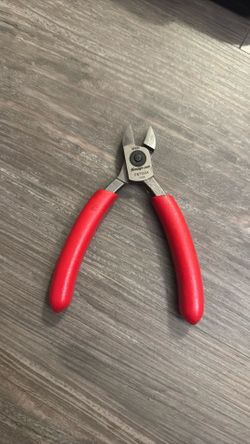 Snap-on flush cutters