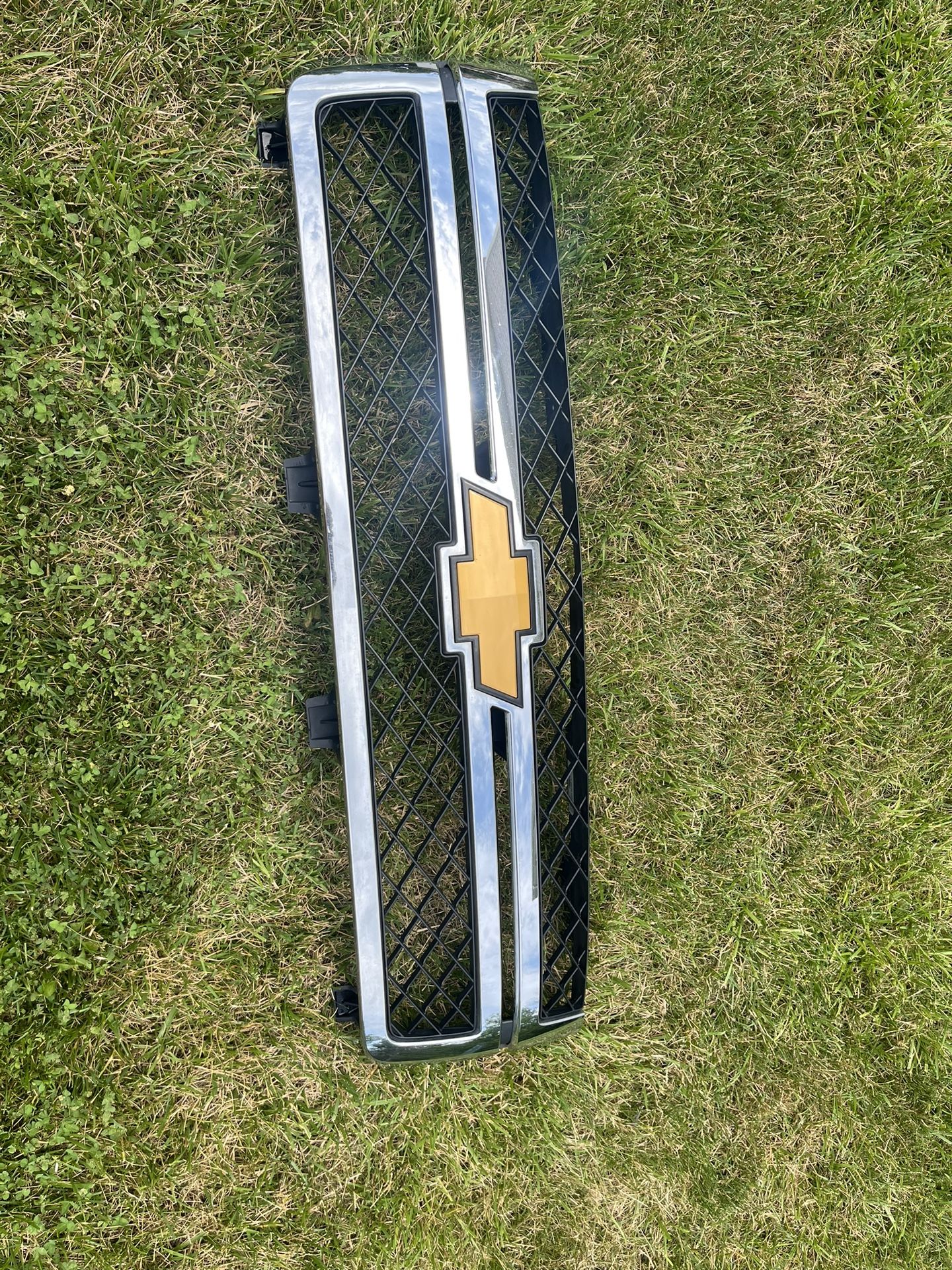 2011 Chevrolet Silverado 2500 HD stock grill