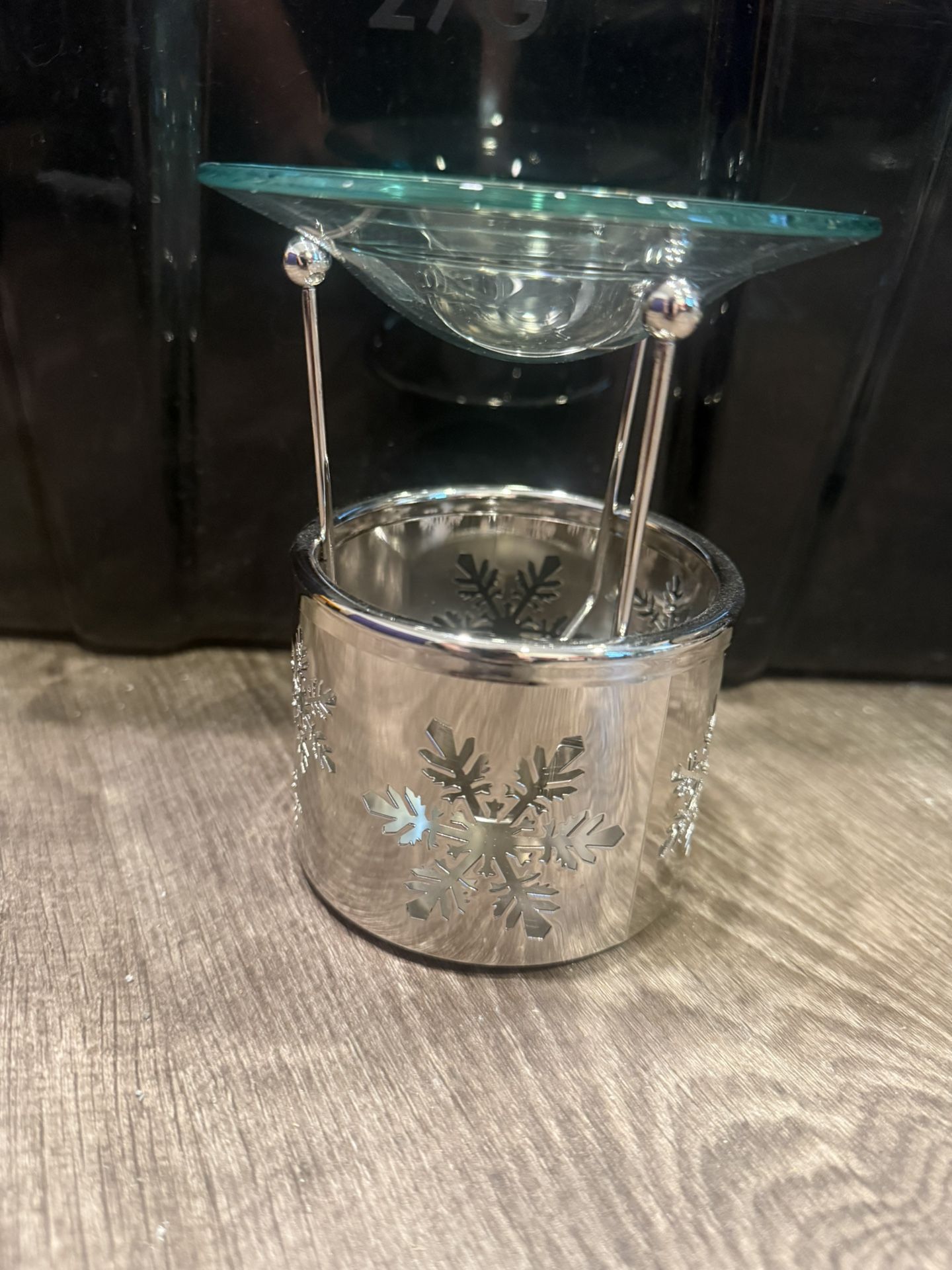 NEW Bath & Body Works Silver Metal Glass SNOWFLAKES Fragrance OIL WARMER