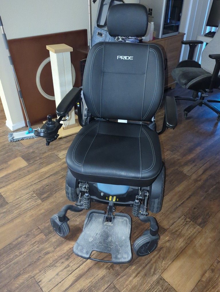 Jazzy EVO 614 HD Power Chair