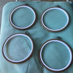 4 Brand new Anchor® Faux Wood Round Embroidery Hoop & Frame