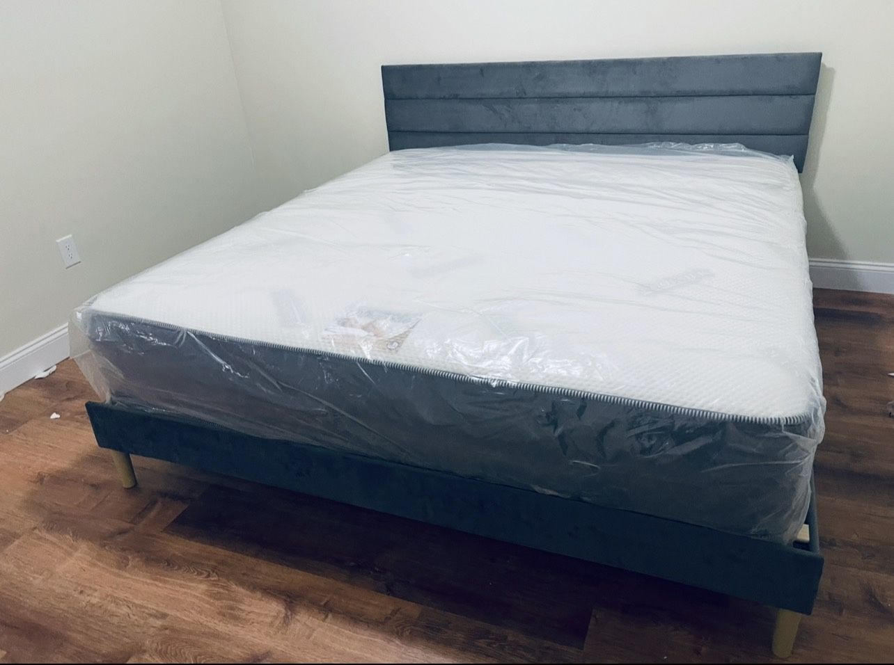 Set King Size Mattress 13”thick & Bed Frame Brand New Delivery 🚚 Available