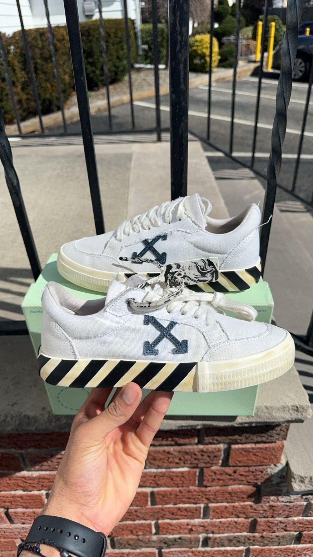 Off White Vans