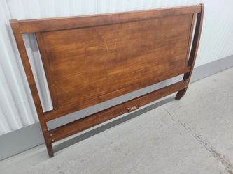 Queen Size Wood Bedframe