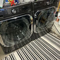 LG Washer And dryer Like New $1600