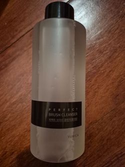 Brand New! Yurica Perfect Brush Cleanser