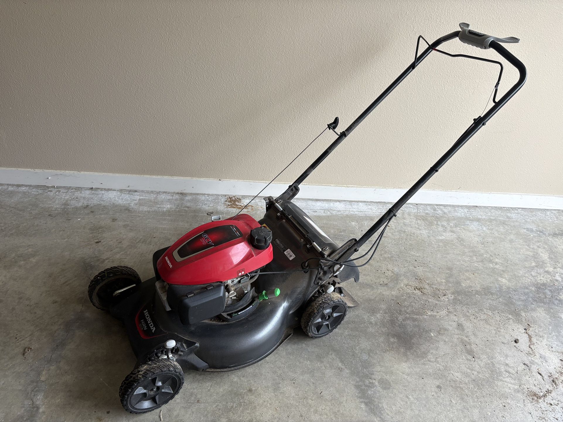 Honda Lawnmower - Honda HRN 216 with a GCV 170 engine
