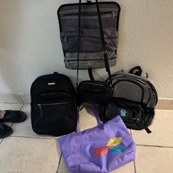 5 Backpacks/ 5 Mochillas