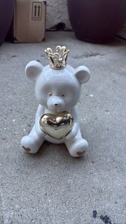 Porcelain bear with gold heart