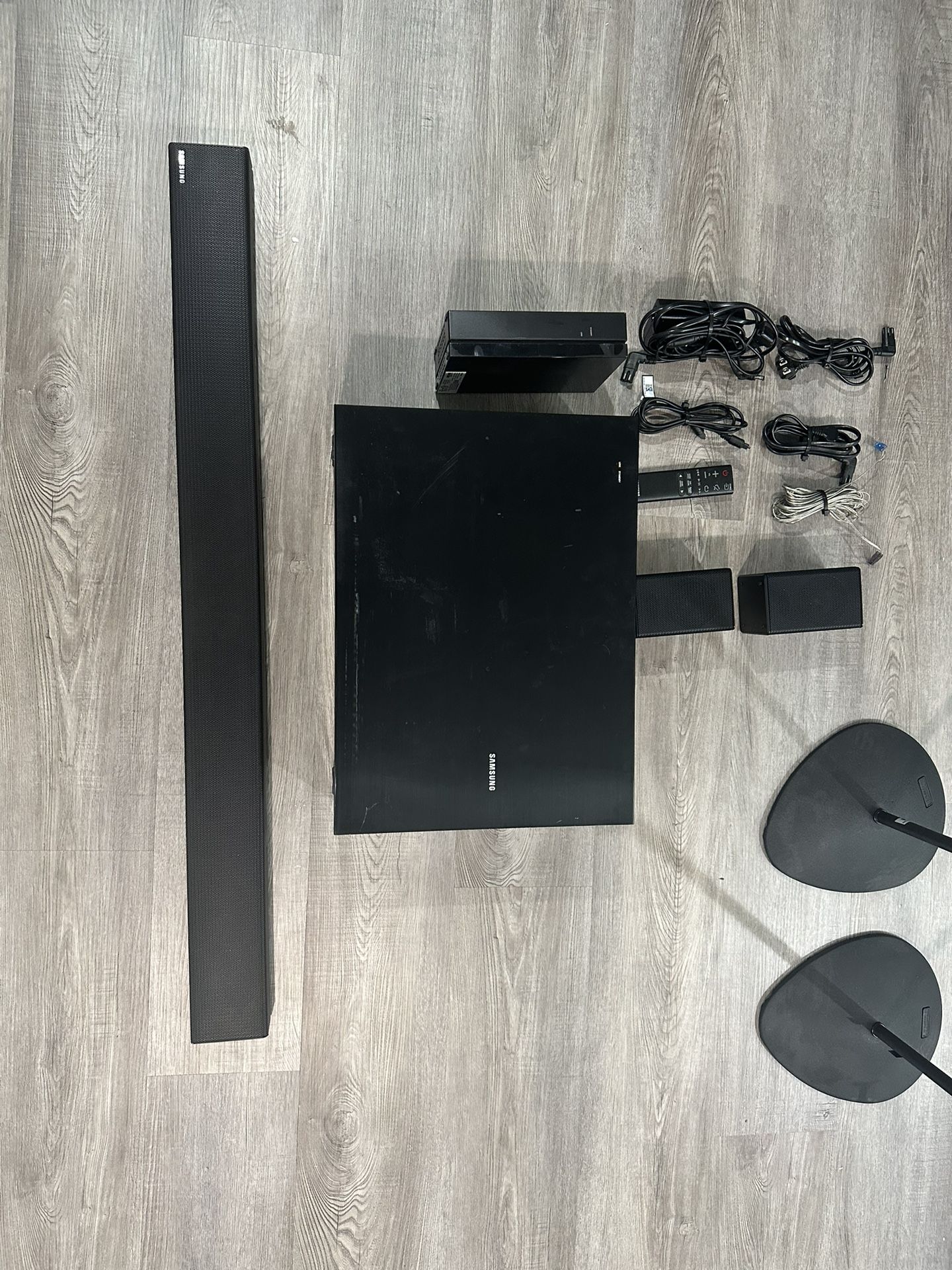 Samsung HW-Q67CT 7.1ch Soundbar with Acoustic Beam and Wireless Rear Kit (2020)