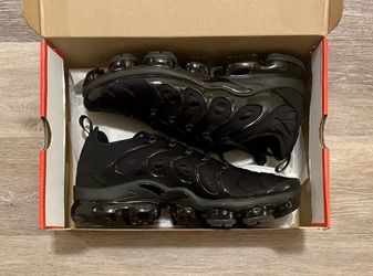 Nike Air VaporMax Plus Triple Black Sneakers
