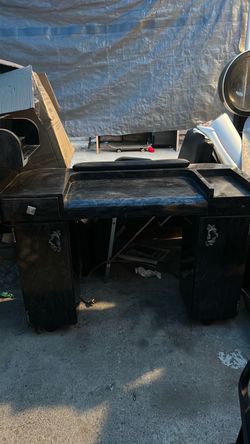 Nail table