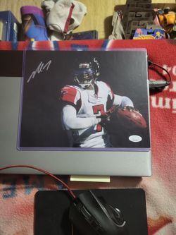 JSA CERTIFIED SIGNED MICHAEL VICK PHOTO 