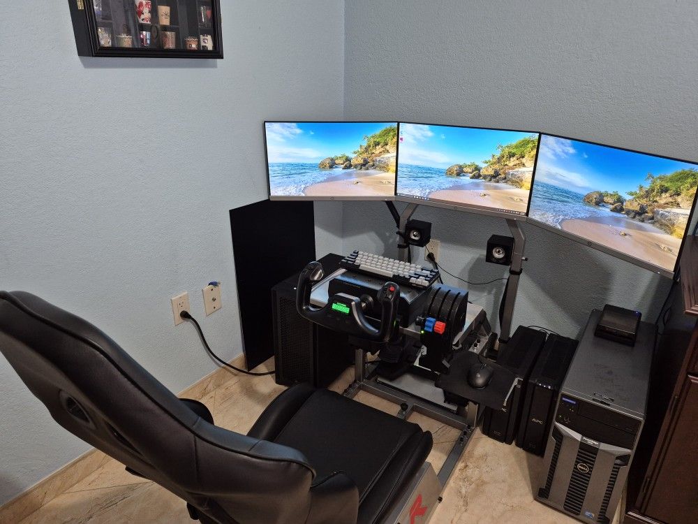 Flight And Racing Simulator. Simulador De Vuelo Y De Carreras De Carro