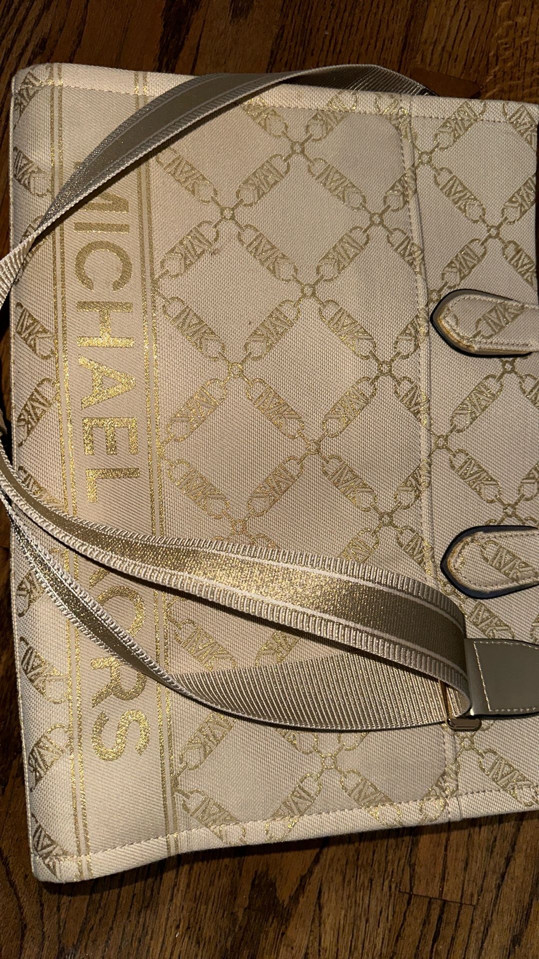 Michael Kors Messenger Bag
