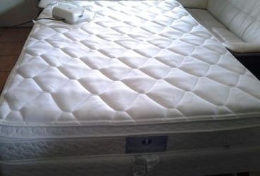 Sleep Number 5000 Queen size High Quality Mattress Lightly used