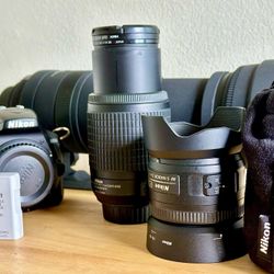 Nikon D3500 DSLR Camera Kit