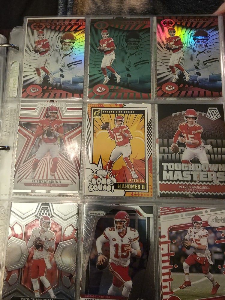 NFL HOTTEST STARS AND ROOKIES CARD ALBUM for Sale in San Antonio, TX ...