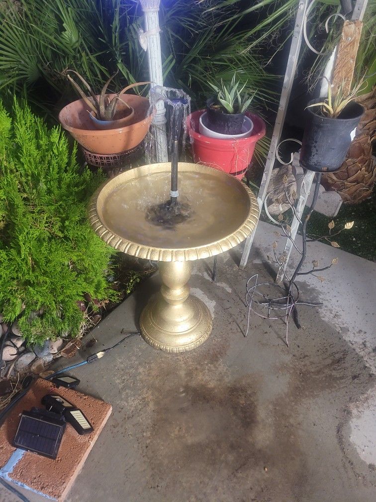 Wrought Iron Bird Bath Fountain