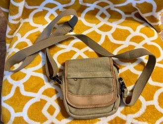 Vintage L.L.Bean Beige Small Crossbody Bag Zip Snap Closure Adjustable Strap