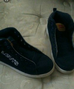 Levis kids size 5