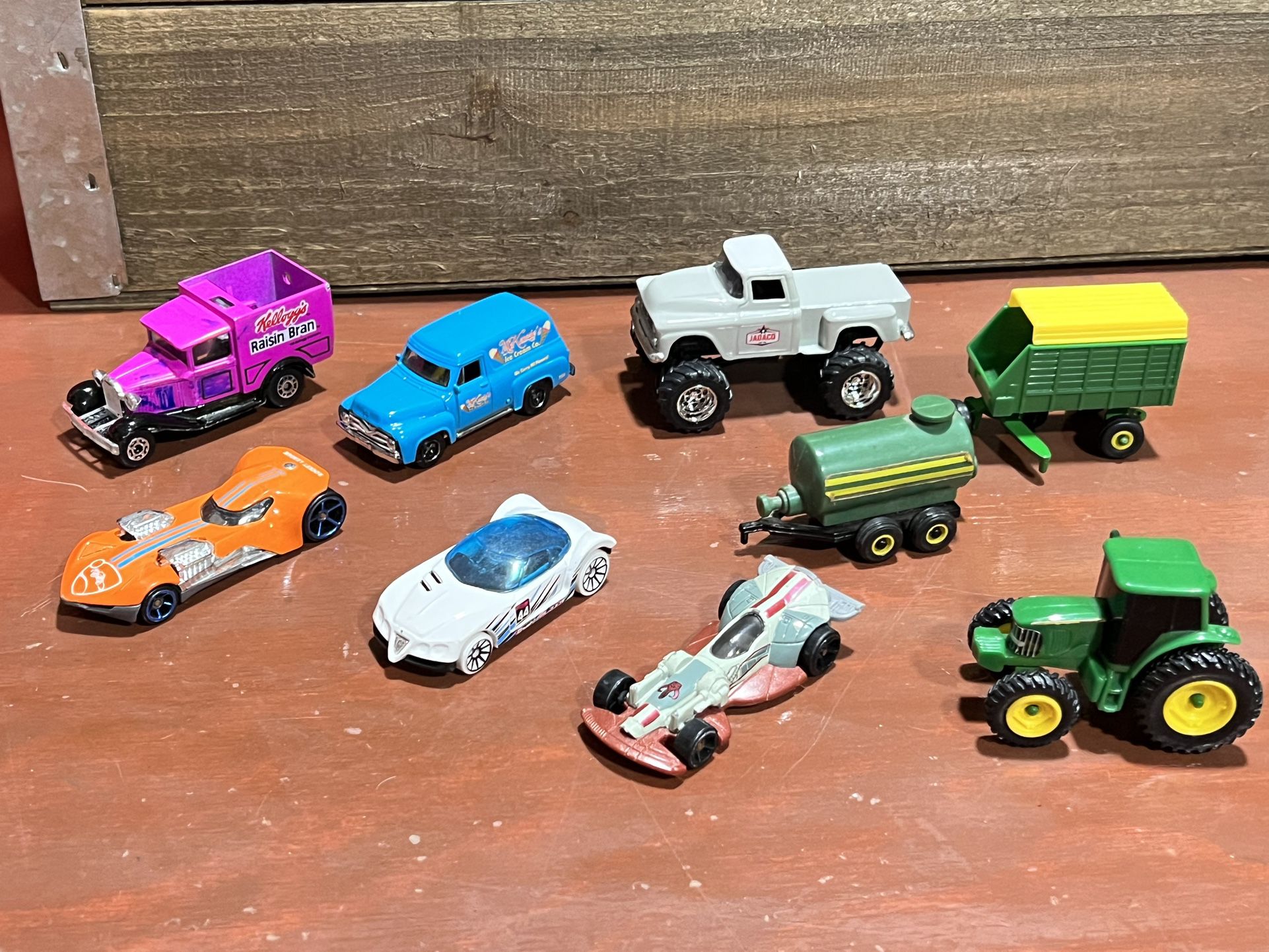 Lot of vintage cars 9 pieces