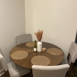 Kitchen table With 4 Chairs 