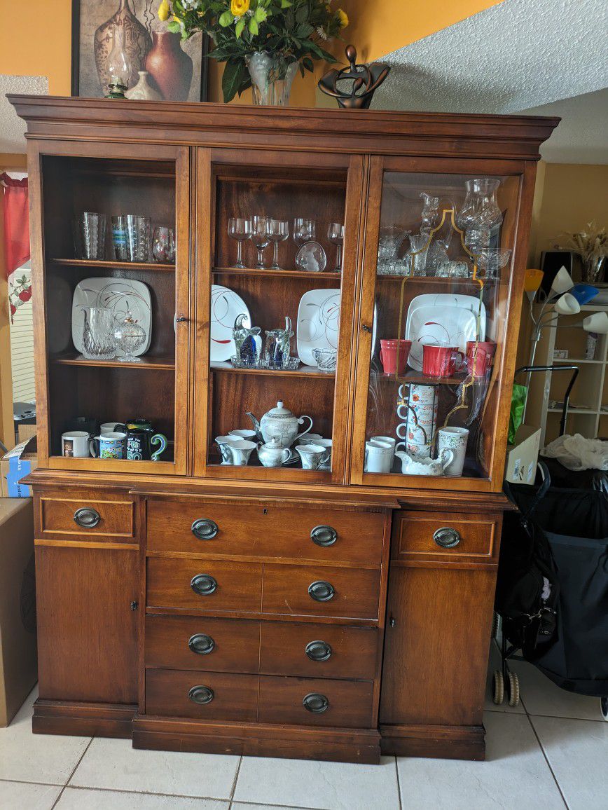 China Cabinet  Brown 