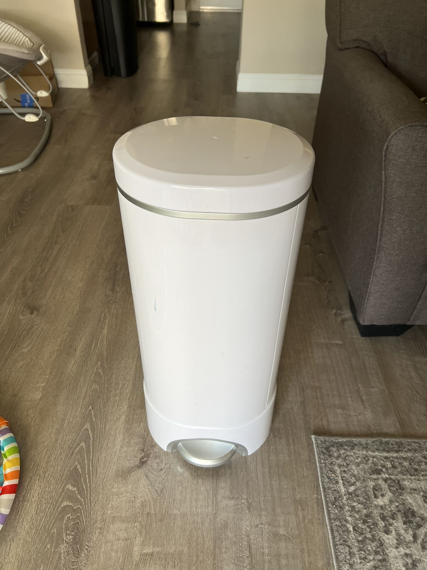 Munchkin Diaper Pail