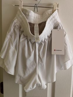 lululemon Shake It Out High-Rise Run Short 2.5" — White, Size S (New with Tags)