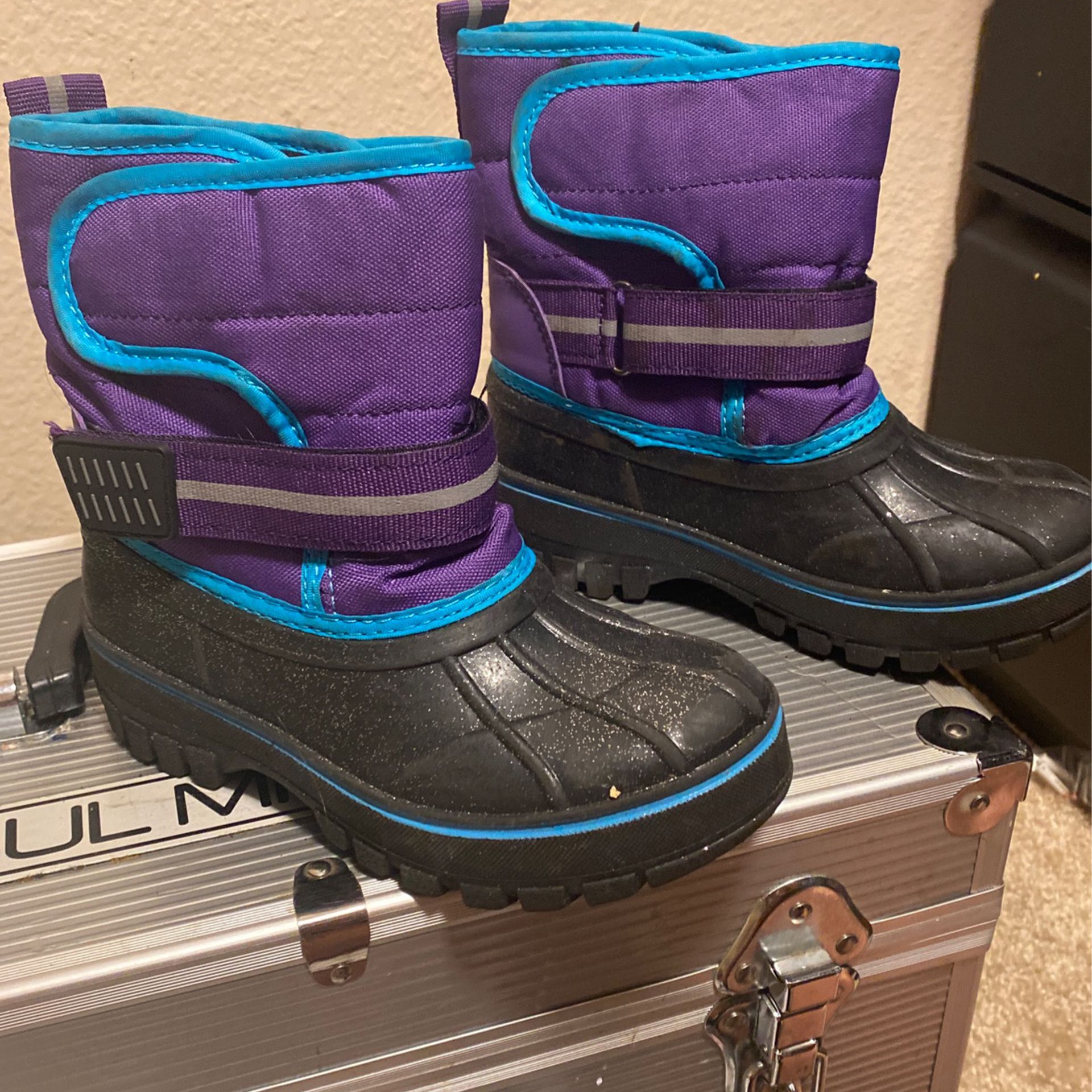 Kids Snow Boots Size 11/12