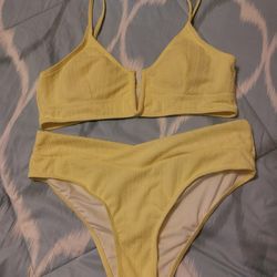 New Beautiful Bathing Suit Size LARGE 💛 See Photos.  Cash Pickup Only 