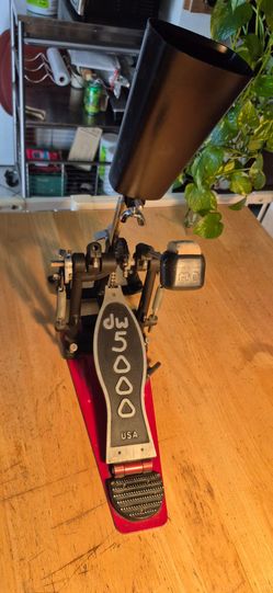 DW5000 Pedal with Percussion attachment + Bell