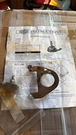 Oil pressure gauge mount and fitting