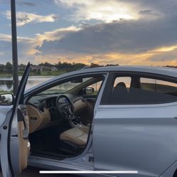 2012 HYUNDAI ELANTRA GLS LIMITED