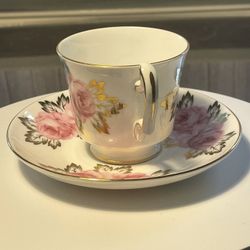 Royal Chelsea England Vintage 1950’s Bone China Pink Cabbage Roses Teacup Saucer