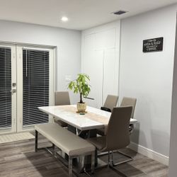 Mesa De Comedor Y Sillas 