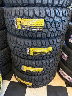 Vendo 285/70/sr17 las 4 llantas nuevas instacion y balance gratis por $640