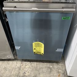 Frigidaire Professional Dishwasher In Stainless Steel New Open Box