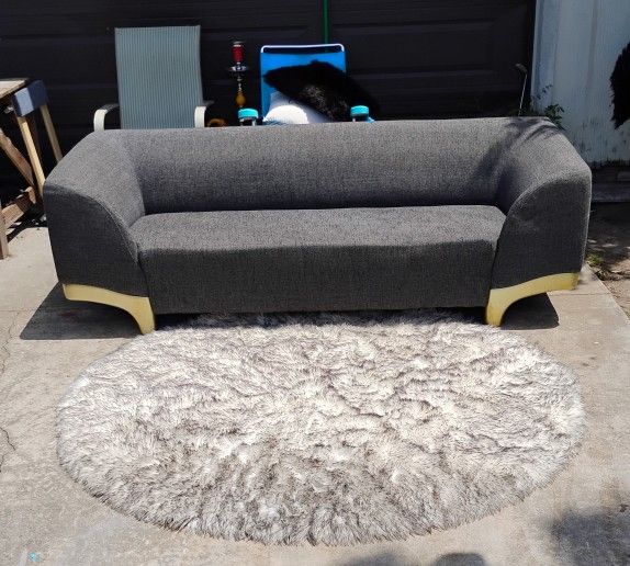 Modern Tweed Sofa, Faux Fur Plush Round Rug, 4 Accent Pillows