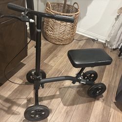 🖤 Mobility Knee Scooter – $45 🖤