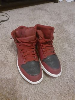 Men Jordan 1s. Size 11