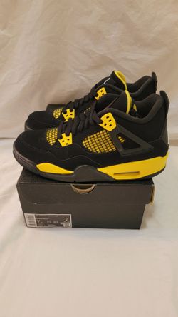 Jordan 4 Yellow Thunder Size 7Y 