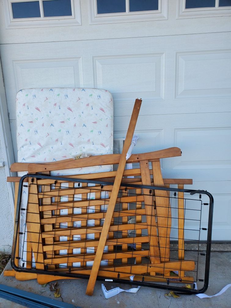 Toddler bed