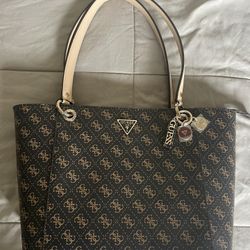 Guess Shoulder Bag